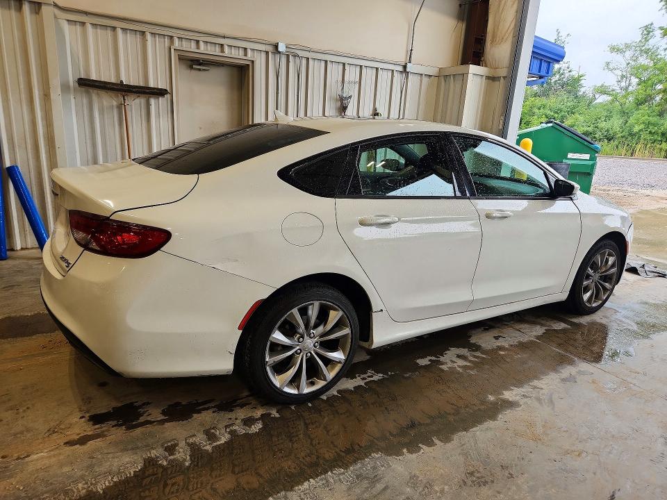 2015 Chrysler 200 მანქანა იყიდება აუქციონზე, vin: 1C3CCCBG7FN614690, აუქციონის ნომერი: 63073566