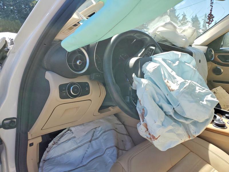 60259686 :رقم المزاد ، ZARFAMBN8M7648051 vin ، 2021 Alfa Romeo Giulia مزاد بيع