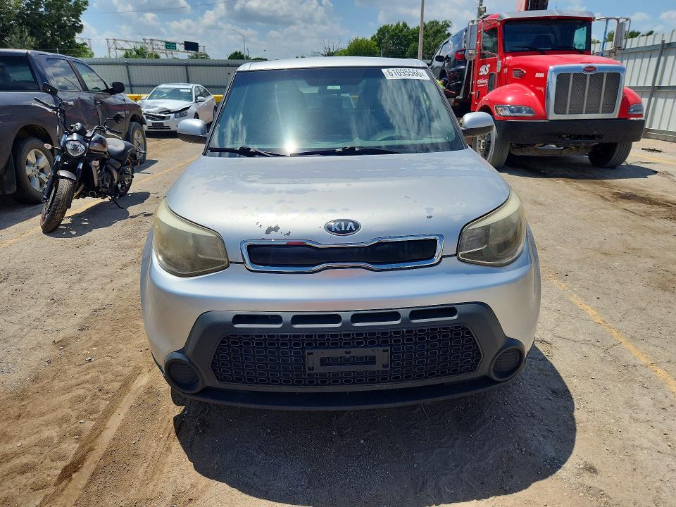 61095566 :رقم المزاد ، KNDJN2A24H7427444 vin ، 2017 Kia Soul مزاد بيع