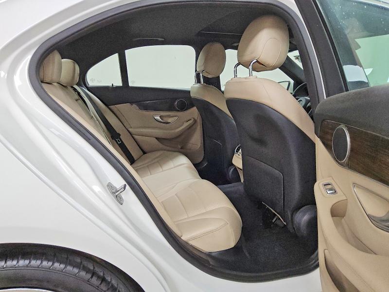 60703446 :رقم المزاد ، 55SWF4HB9JU239215 vin ، 2018 Mercedes-benz C مزاد بيع