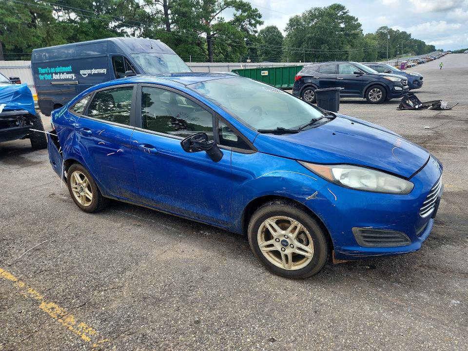61099296 :رقم المزاد ، 3FADP4BJ0JM129757 vin ، 2018 Ford Fiesta مزاد بيع