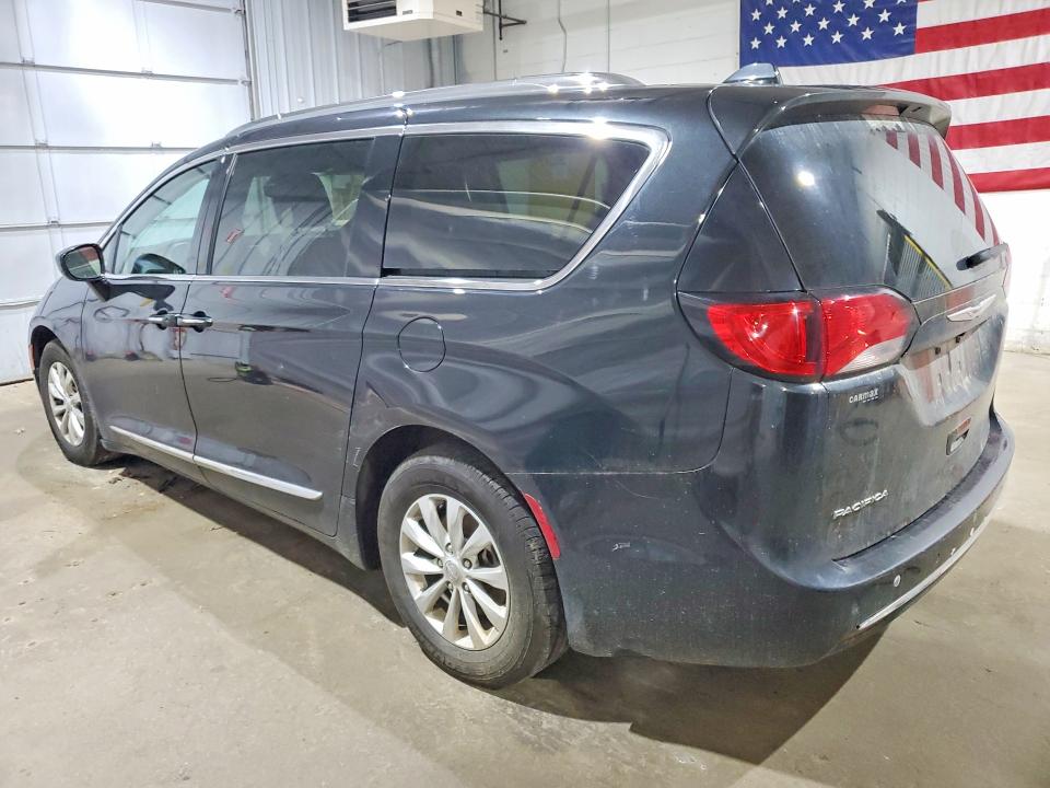 Продажа на аукционе авто 2018 Chrysler Pacifica, vin: 2C4RC1BG8JR175330, номер лота: 62761346
