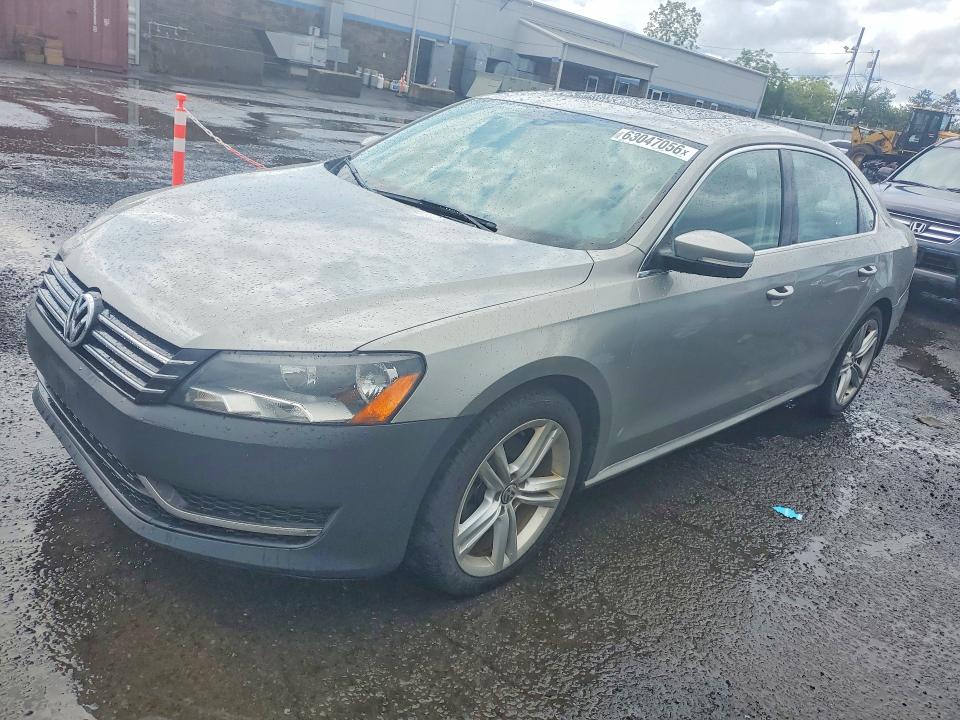 63047056 :رقم المزاد ، 1VWBT7A35EC070582 vin ، 2014 Volkswagen Passat مزاد بيع