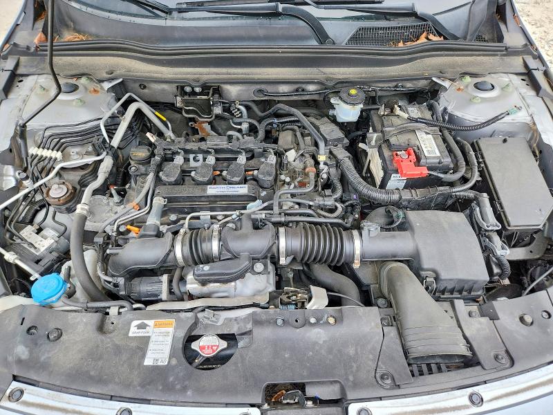 62972726 :رقم المزاد ، 1HGCV1F32JA137072 vin ، 2018 Honda Accord مزاد بيع