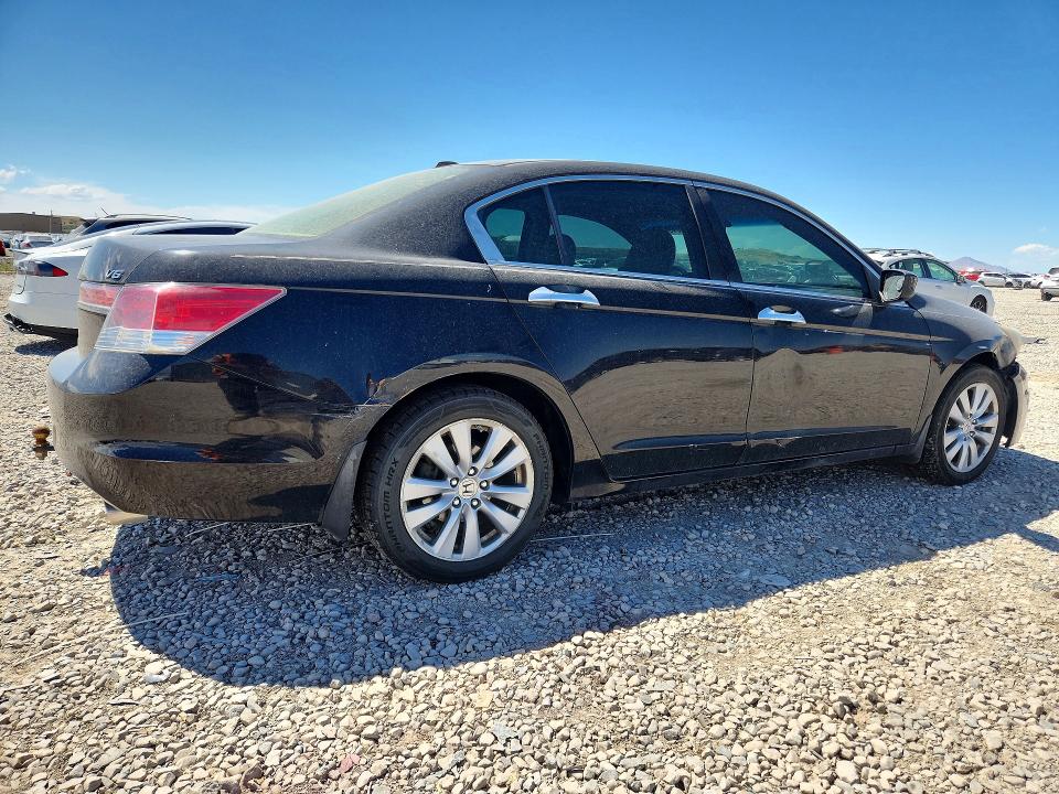 60649646 :رقم المزاد ، 1HGCP3F84BA012755 vin ، 2011 Honda Accord مزاد بيع