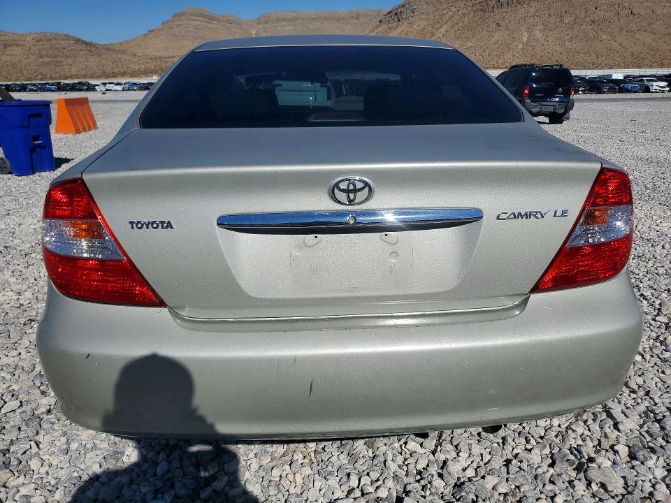 62670326 :رقم المزاد ، 4T1BE32K04U326563 vin ، 2004 Toyota Camry مزاد بيع