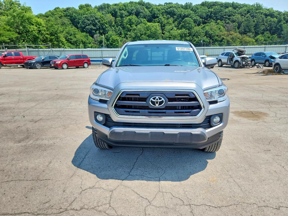 2017 Toyota Tacoma მანქანა იყიდება აუქციონზე, vin: 5TFSX5EN8HX056647, აუქციონის ნომერი: 61207786