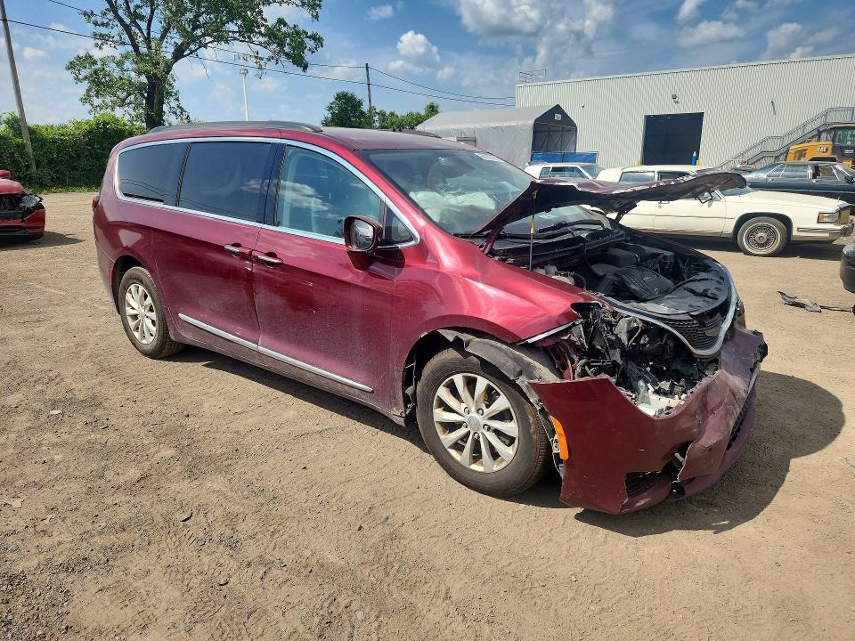 60025196 :رقم المزاد ، 2C4RC1BG2HR595515 vin ، 2017 Chrysler Pacifica مزاد بيع