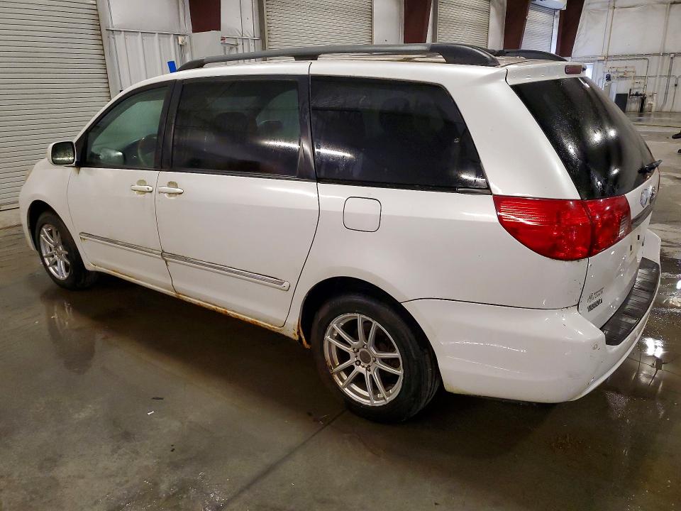 60204126 :رقم المزاد ، 5TDBA22C26S062918 vin ، 2006 Toyota Sienna مزاد بيع