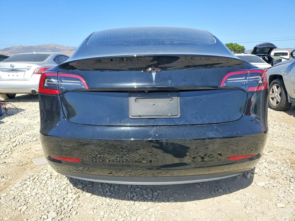 Продажа на аукционе авто 2018 Tesla Model 3, vin: 5YJ3E1EAXJF171802, номер лота: 60259836