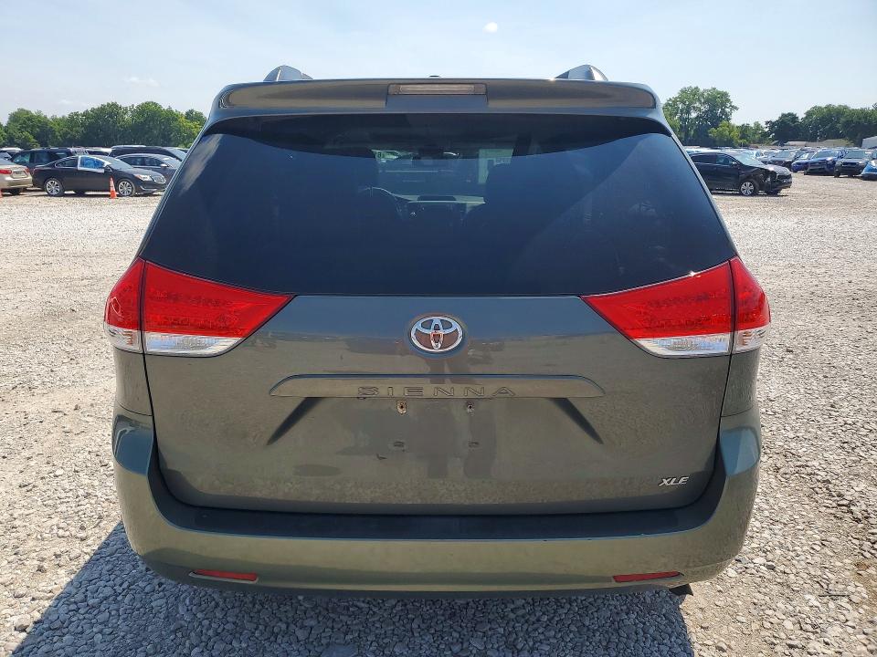 2013 Toyota Sienna მანქანა იყიდება აუქციონზე, vin: 5TDYK3DC2DS377998, აუქციონის ნომერი: 61188746