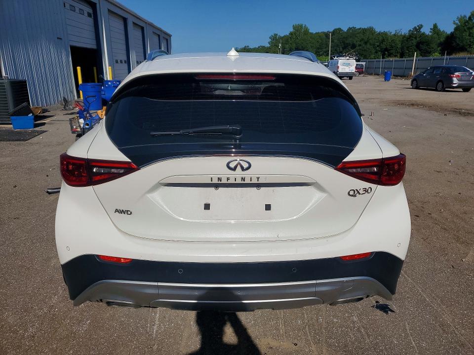 61767666 :رقم المزاد ، SJKCH5CR7HA028958 vin ، 2017 Infiniti Qx30 مزاد بيع