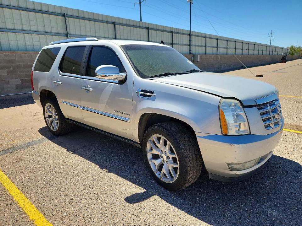 63136926 :رقم المزاد ، 1GYUKCEF8AR155221 vin ، 2010 Cadillac Escalade مزاد بيع