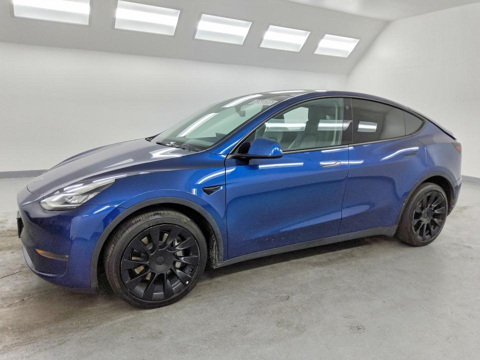 60645306 :رقم المزاد ، 7SAYGDEE3NF481237 vin ، 2022 Tesla Model Y مزاد بيع