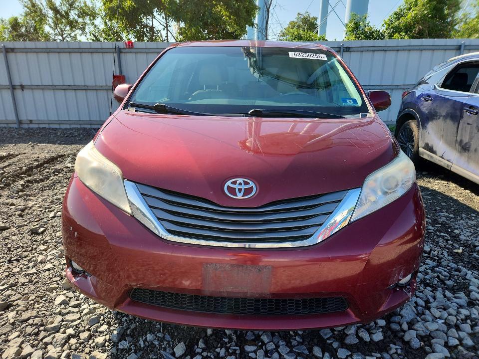 Aukcja sprzedaży 2014 Toyota Sienna, vin: 5TDDK3DC5ES078618, numer aukcji: 63250256