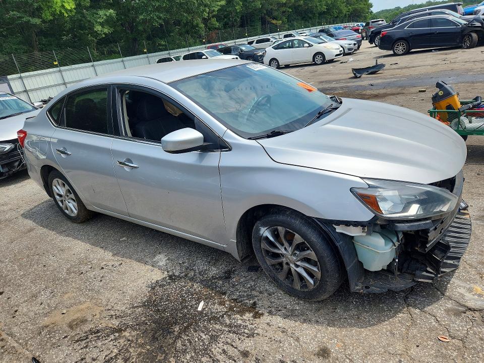 62637576 :رقم المزاد ، 3N1AB7AP6JL663373 vin ، 2018 Nissan Sentra مزاد بيع