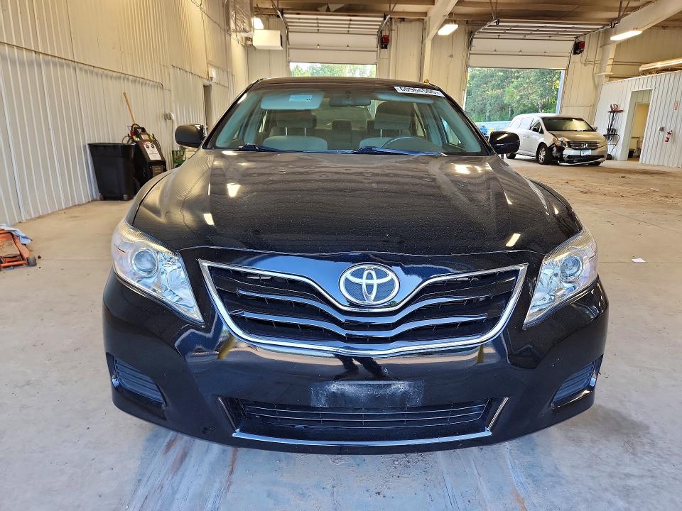 60964506 :رقم المزاد ، 4T4BF3EK0AR016827 vin ، 2010 Toyota Camry مزاد بيع