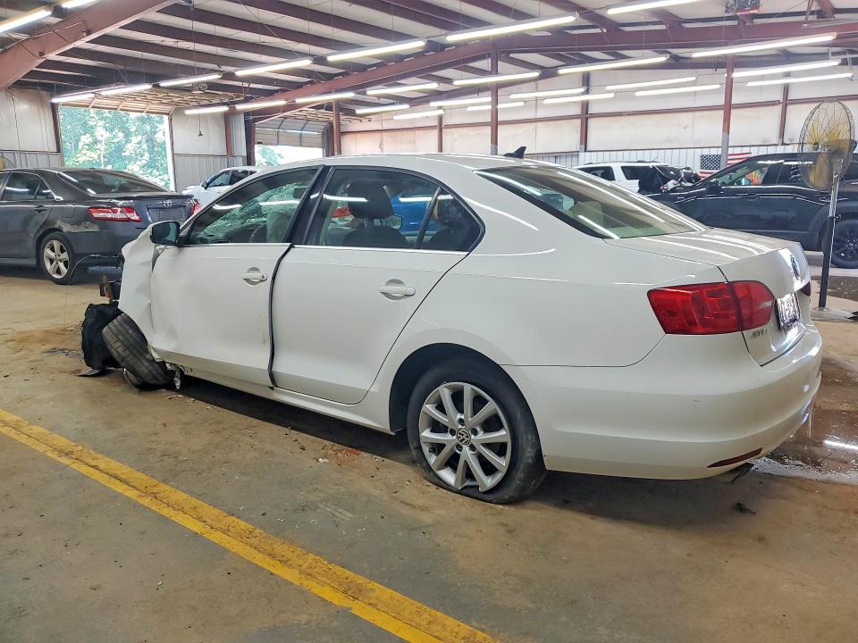 61103926 :رقم المزاد ، 3VWDP7AJ2DM353918 vin ، 2013 Volkswagen Jetta مزاد بيع