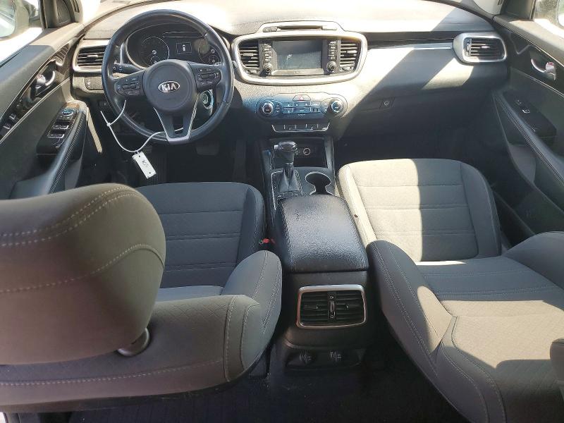 61433526 :رقم المزاد ، 5XYPG4A31HG276560 vin ، 2017 Kia Sorento مزاد بيع