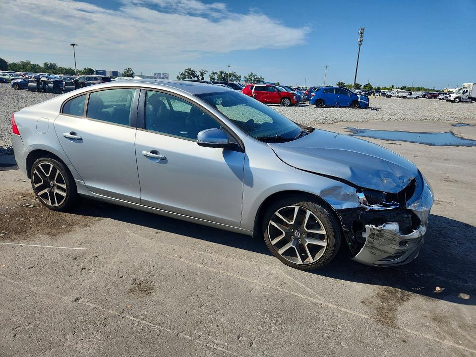2017 Volvo S60 მანქანა იყიდება აუქციონზე, vin: YV126MFL4H2431418, აუქციონის ნომერი: 59691016