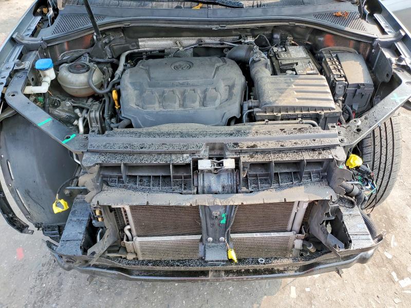 62834126 :رقم المزاد ، 3VV2B7AX8JM216525 vin ، 2018 Volkswagen Tiguan مزاد بيع