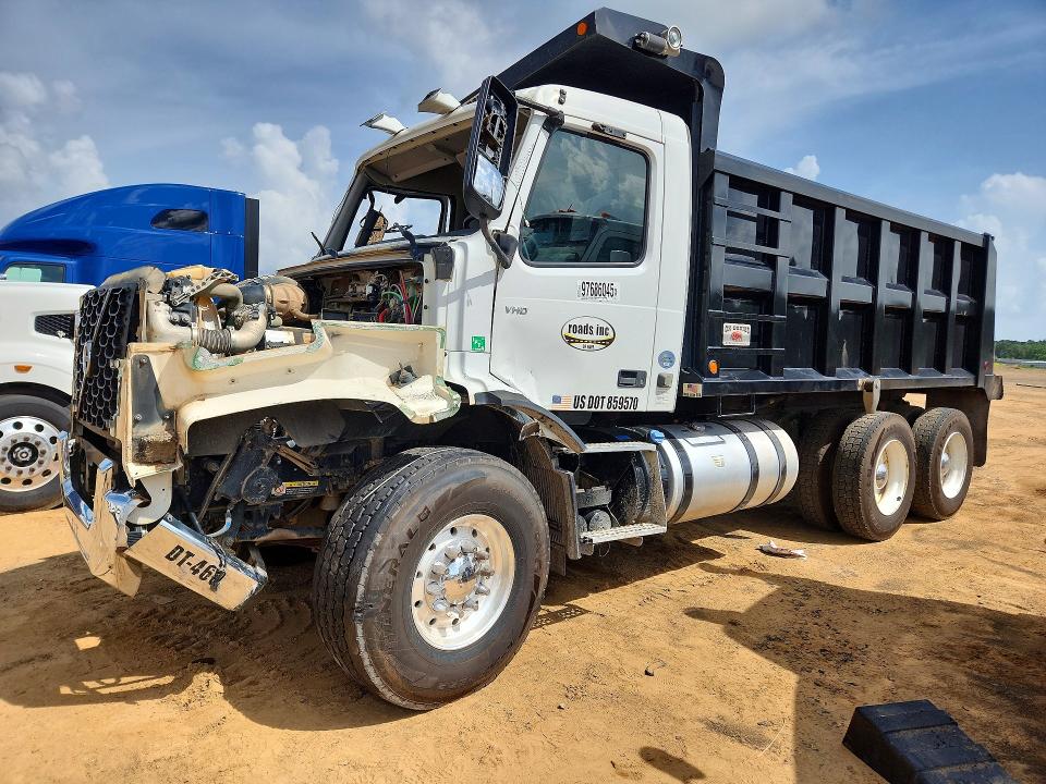 Продаж на аукціоні авто 2022 Volvo Vhd, vin: 4V5KC9EH6NN303099, номер лоту: 97686045