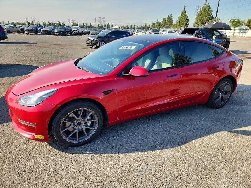 60058266 :رقم المزاد ، 5YJ3E1EA3NF355887 vin ، 2022 Tesla Model 3 مزاد بيع