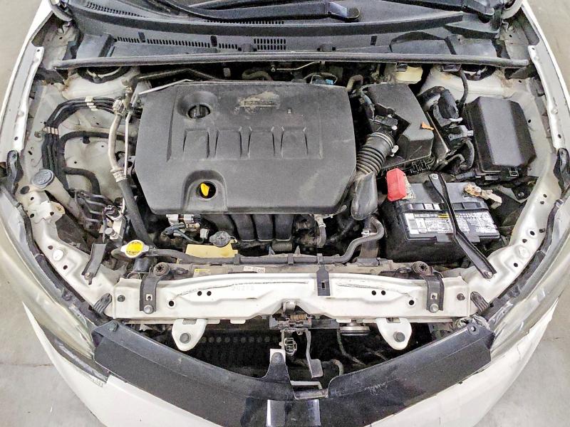 61195836 :رقم المزاد ، 5YFBURHE9HP645684 vin ، 2017 Toyota Corolla مزاد بيع