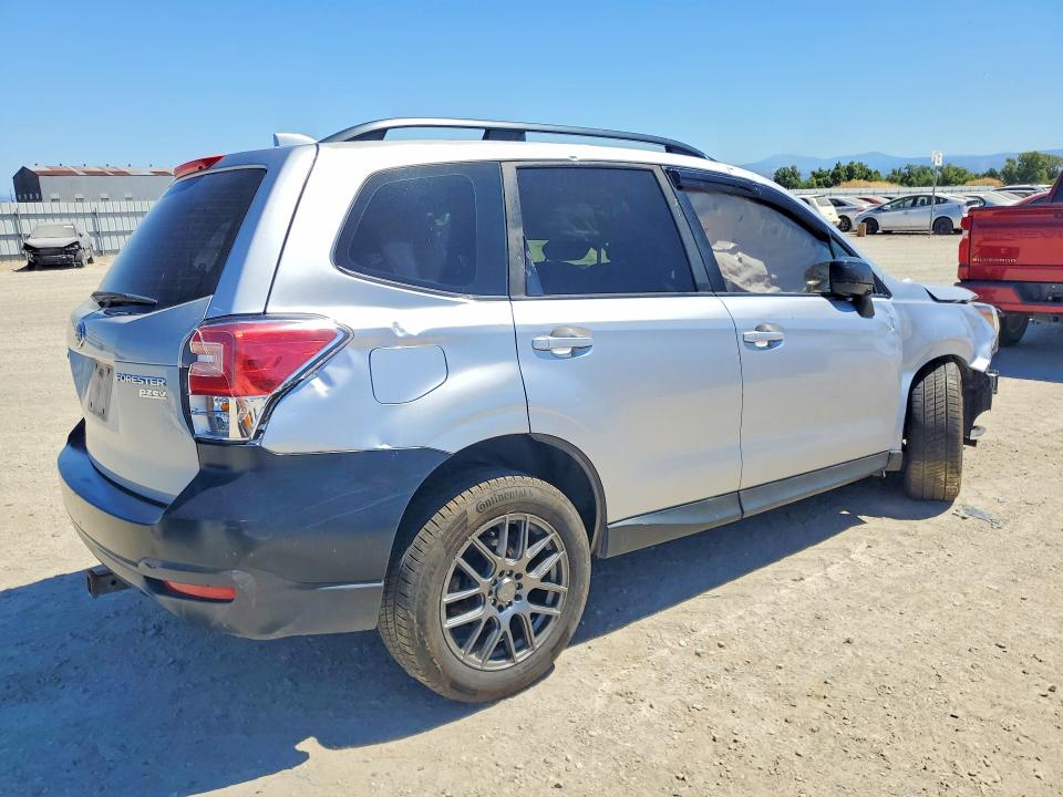 2017 Subaru Forester მანქანა იყიდება აუქციონზე, vin: JF2SJABC7HH420632, აუქციონის ნომერი: 61059906