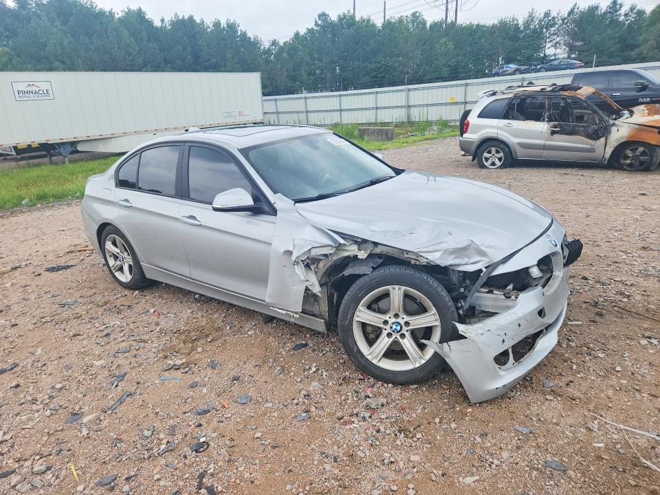 59391846 :رقم المزاد ، WBA3A5G5XDNP23076 vin ، 2013 Bmw 328 مزاد بيع