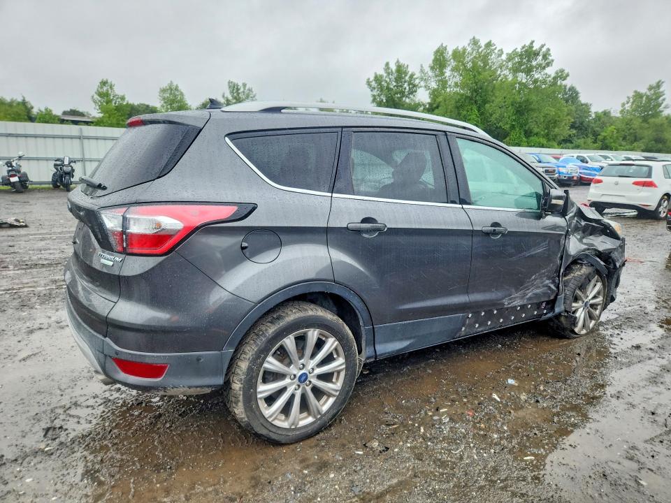 2018 Ford Escape მანქანა იყიდება აუქციონზე, vin: 1FMCU0J94JUA44300, აუქციონის ნომერი: 59268636