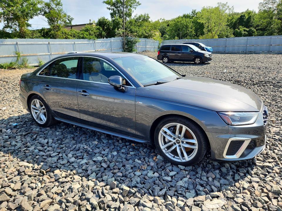62498726 :رقم المزاد ، WAUDAAF4XRN002334 vin ، 2024 Audi A4 مزاد بيع