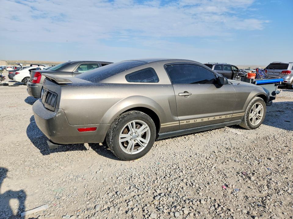 60856016 :رقم المزاد ، 1ZVFT80N655238566 vin ، 2005 Ford Mustang مزاد بيع