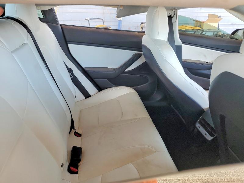 60818486 :رقم المزاد ، 5YJ3E1EA0JF178029 vin ، 2018 Tesla Model 3 مزاد بيع