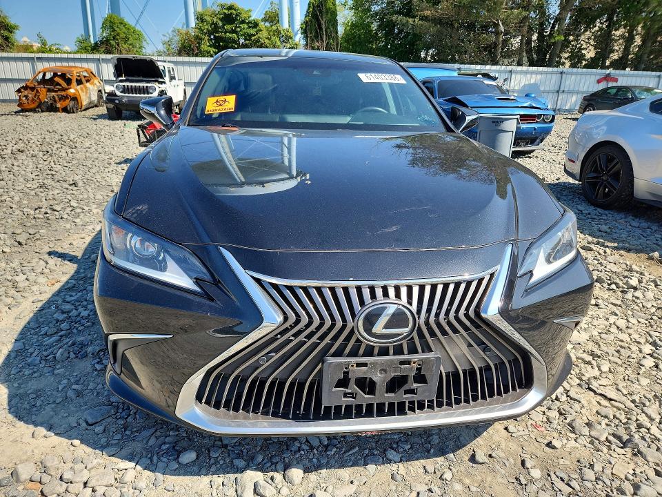 61403386 :رقم المزاد ، 58ADZ1B10LU078685 vin ، 2020 Lexus Es مزاد بيع