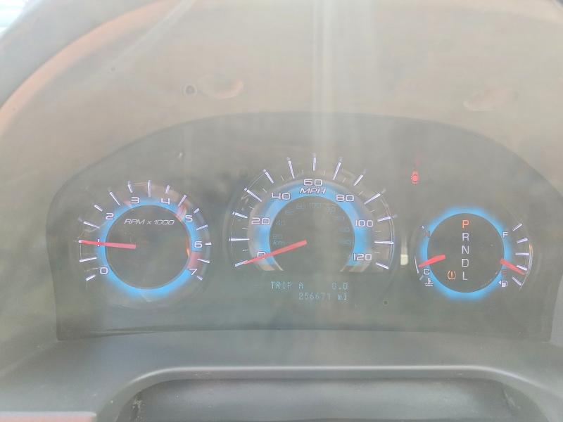 60390706 :رقم المزاد ، 3FAHP0JA2AR381203 vin ، 2010 Ford Fusion مزاد بيع