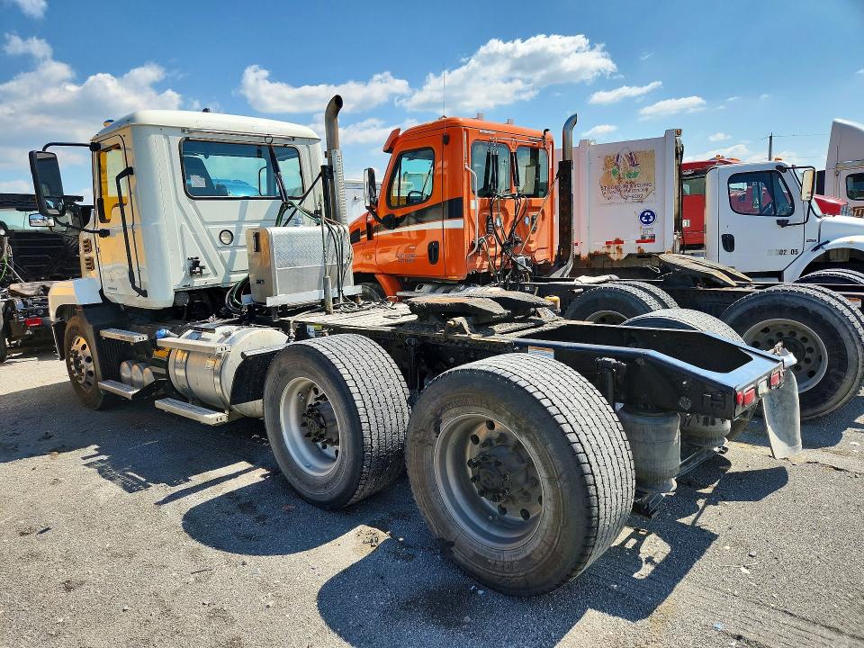2022 Mack Anthem მანქანა იყიდება აუქციონზე, vin: 1M1AN3GY7NM028283, აუქციონის ნომერი: 61039666
