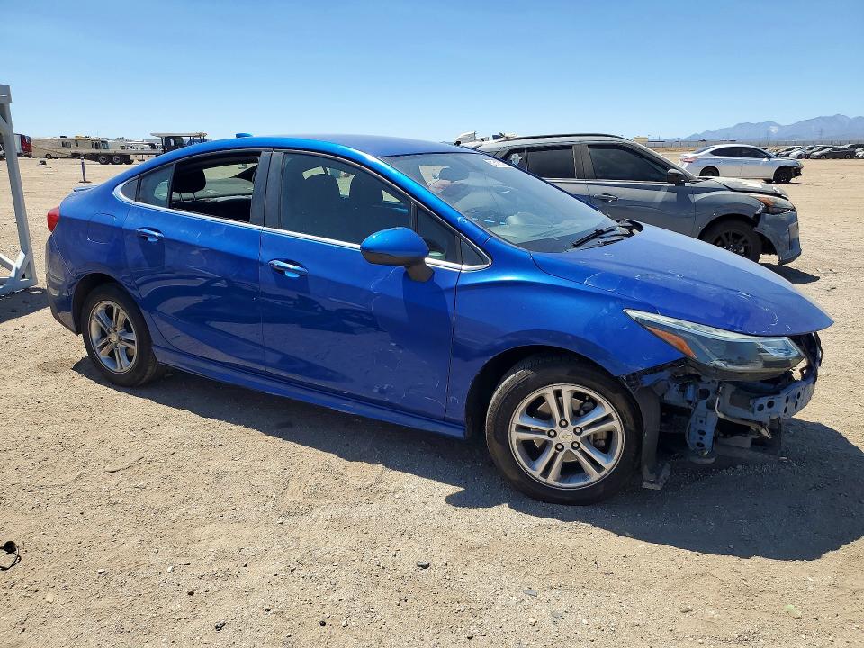 61745726 :رقم المزاد ، 1G1BE5SM9J7222769 vin ، 2018 Chevrolet Cruze مزاد بيع