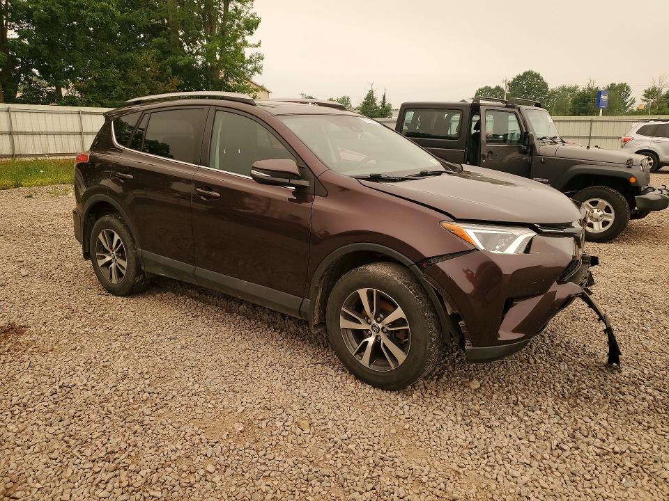 61195046 :رقم المزاد ، 2T3RFREV0JW819473 vin ، 2018 Toyota Rav4 مزاد بيع