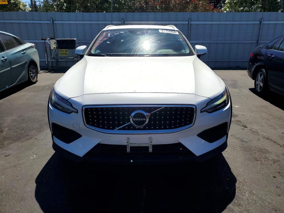 Продаж на аукціоні авто 2020 Volvo V60 Cross Country, vin: YV4102WK4L1043972, номер лоту: 61750856