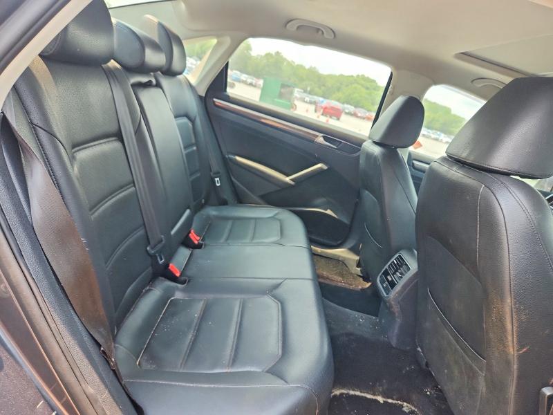 62599976 :رقم المزاد ، 1VWBA7A34JC000927 vin ، 2018 Volkswagen Passat مزاد بيع