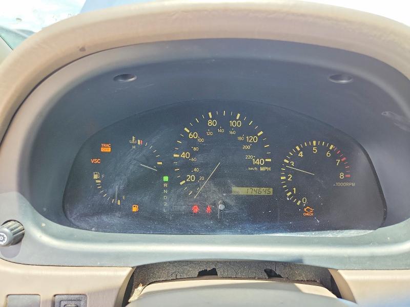 60028296 :رقم المزاد ، JTJGF10U520147758 vin ، 2002 Lexus Rx مزاد بيع