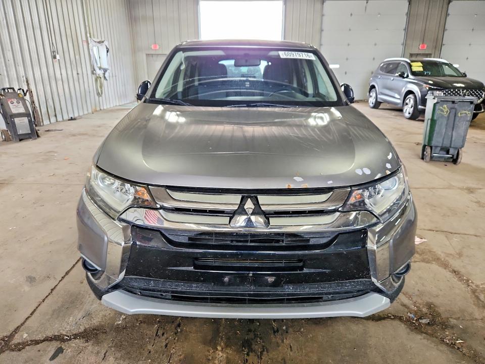 60979716 :رقم المزاد ، JA4AZ2A3XHZ030624 vin ، 2017 Mitsubishi Outlander مزاد بيع