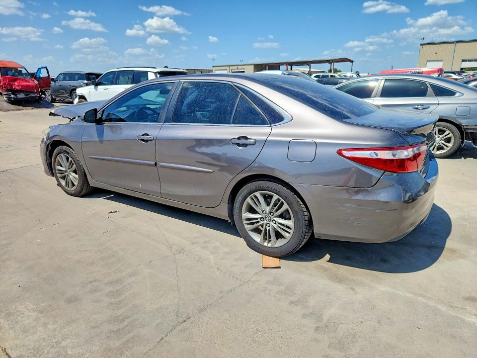 60280846 :رقم المزاد ، 4T1BF1FK3GU217319 vin ، 2016 Toyota Camry مزاد بيع