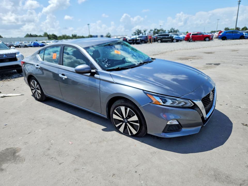 Продажа на аукционе авто 2022 Nissan Altima, vin: 1N4BL4DVXNN399979, номер лота: 61053986