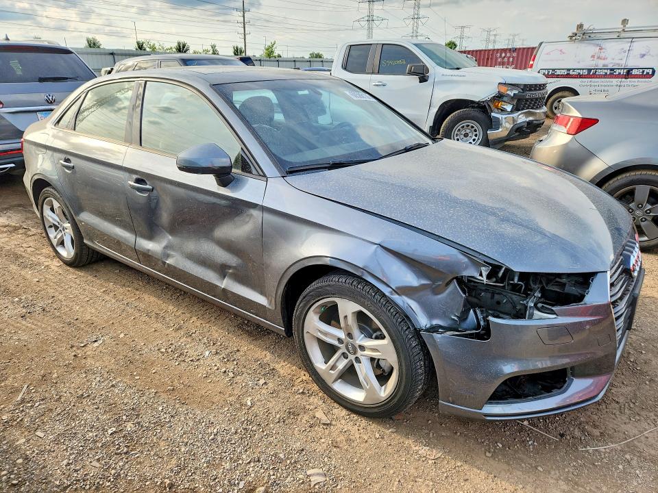Продаж на аукціоні авто 2018 Audi A3, vin: WAUB8GFF0J1071956, номер лоту: 60588136