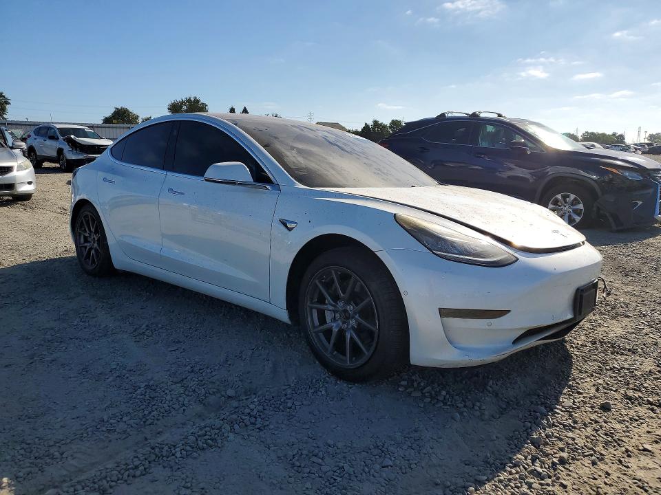 60071876 :رقم المزاد ، 5YJ3E1EB8KF191556 vin ، 2019 Tesla Model 3 مزاد بيع