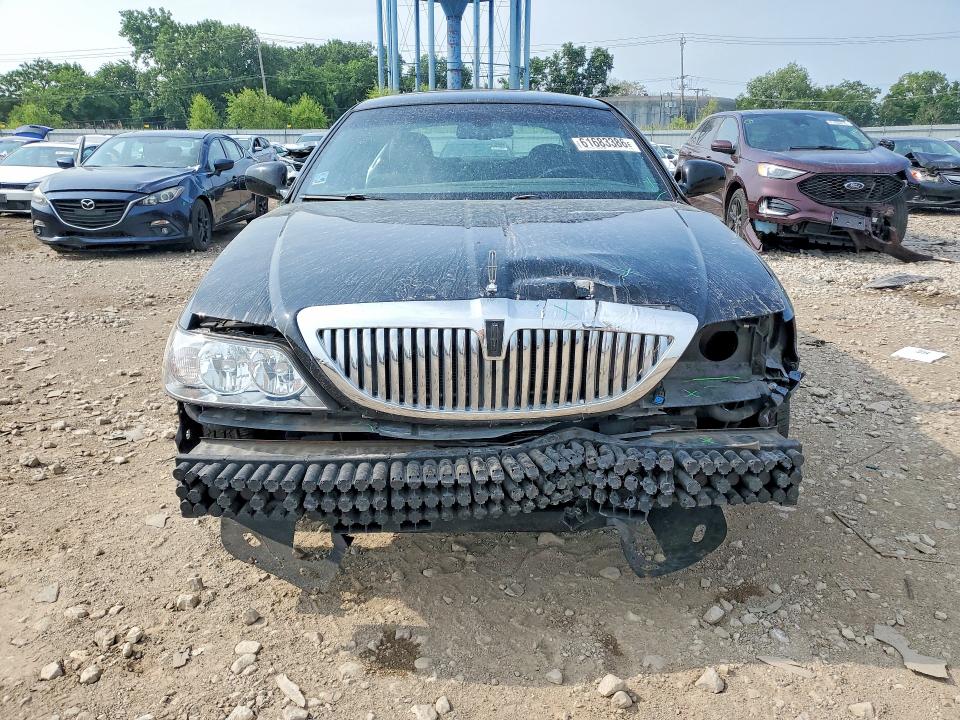 Продажа на аукционе авто 2007 Lincoln Town Car, vin: 1LNHM81W67Y624188, номер лота: 61683386