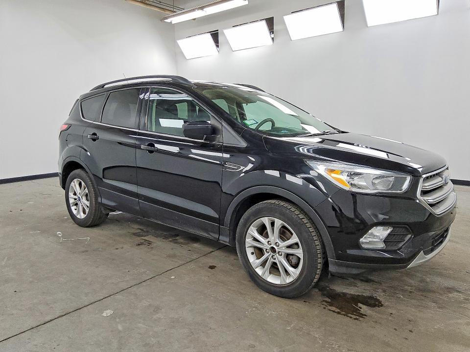 2018 Ford Escape მანქანა იყიდება აუქციონზე, vin: 1FMCU0GD2JUC11023, აუქციონის ნომერი: 59730386
