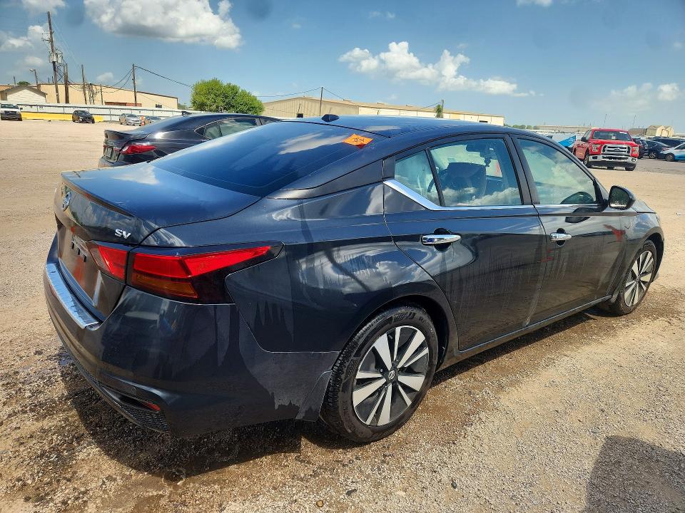 61621036 :رقم المزاد ، 1N4BL4DV5NN378067 vin ، 2022 Nissan Altima مزاد بيع